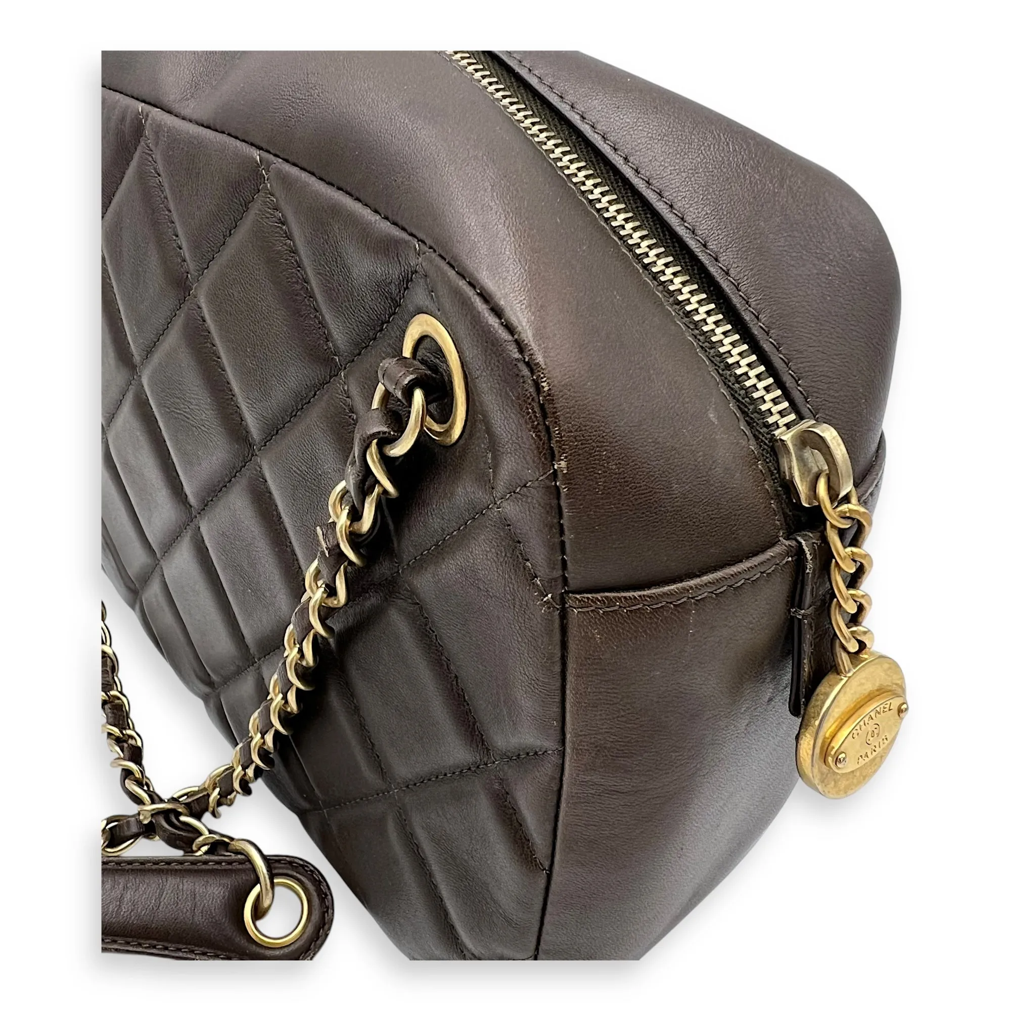 Camera Brown Shoulder Bag in Calfskin, Gold hardware