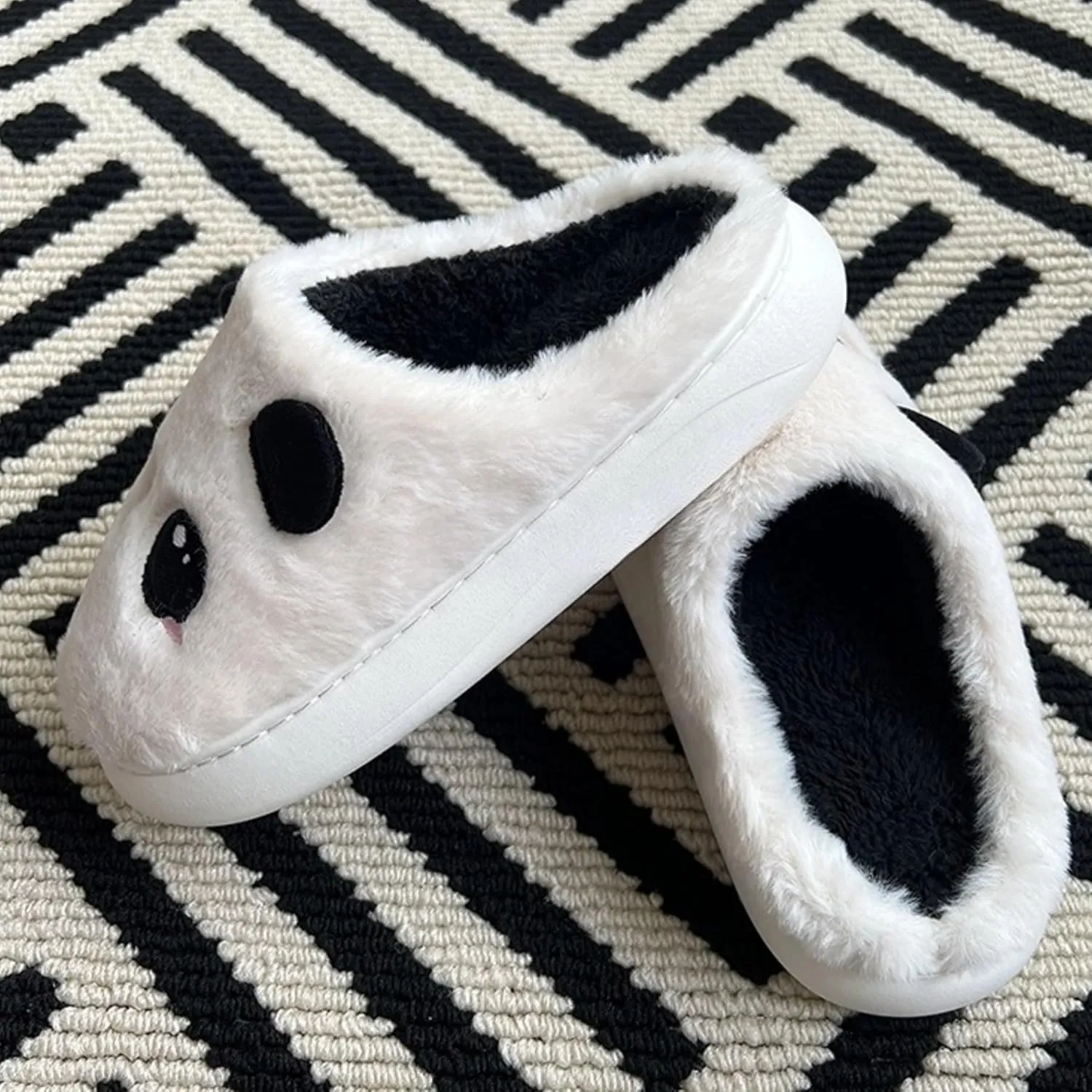 Cute Panda House Slippers Cartoon Indoor Breathable Linen Couple Home Slides Winter Warm Plush Cozy Cotton Shoes Thick Soled Comfy Bedroom Slipper