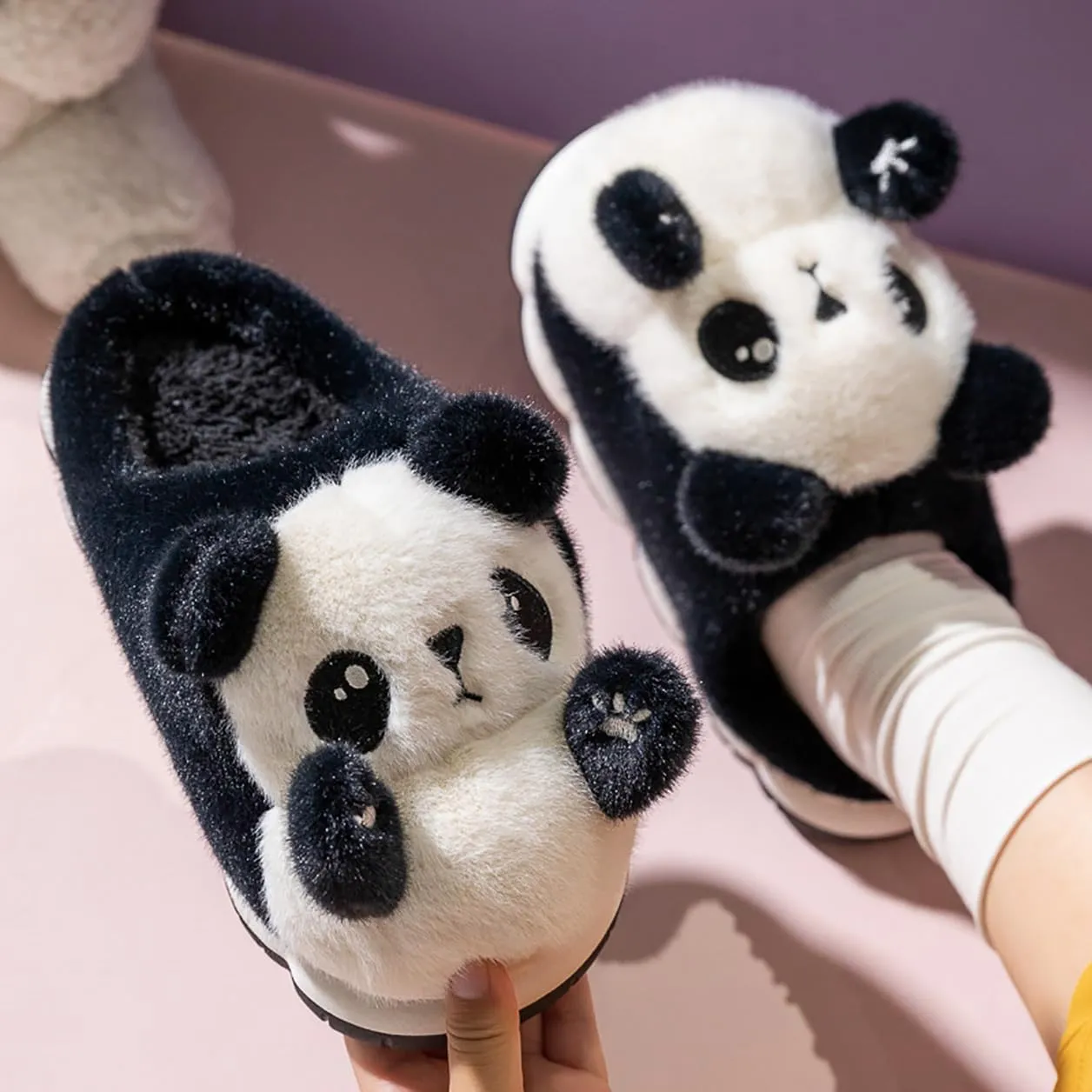 HANDKEI Women's bear slippers, animal slippers, home and indoor plush slippers