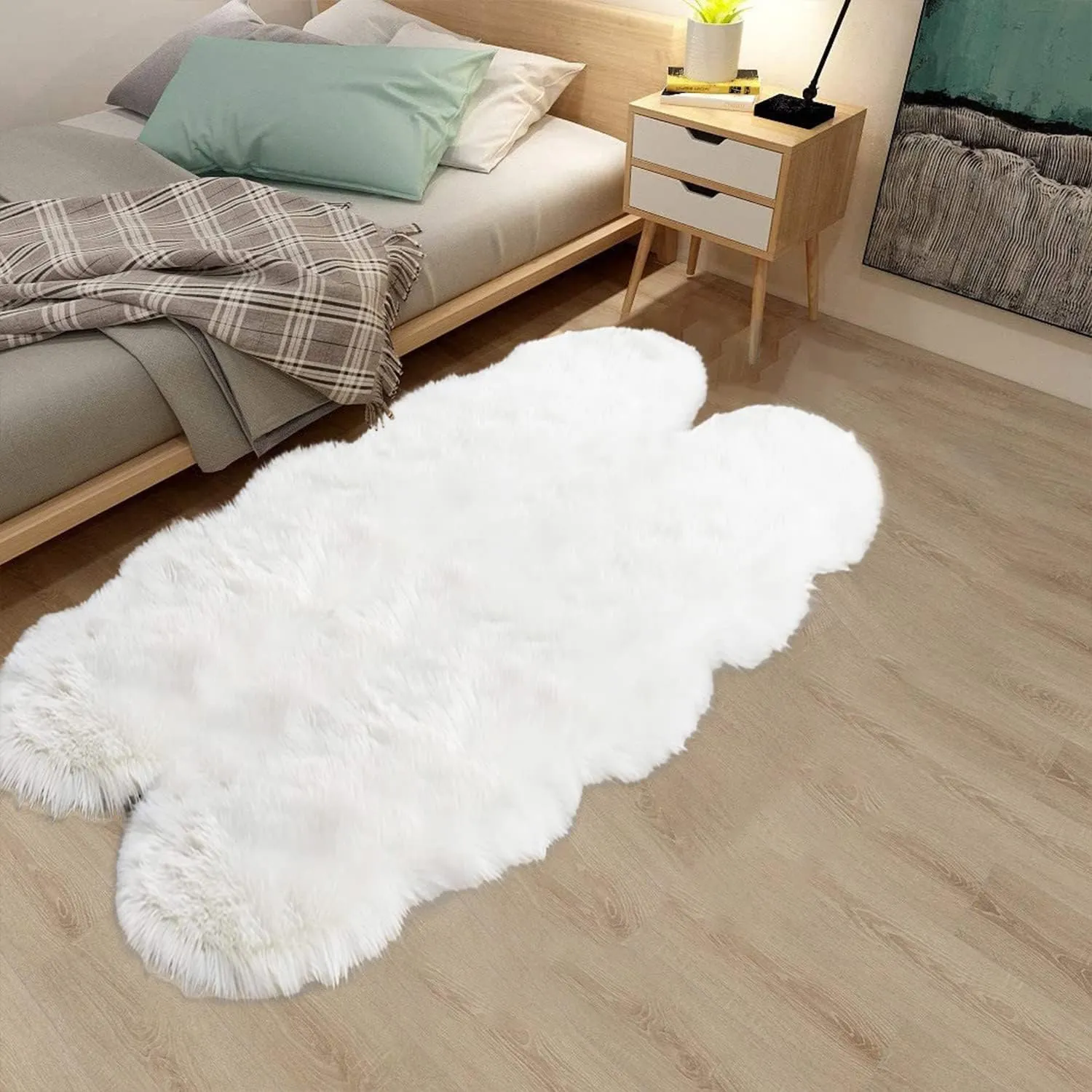 Latepis Sheepskin Rug 4X6 Area Rug White Faux Fur Rug for Bedroom Bedside Rug Fluffy Rugs for Living Room Fuzzy Rug Plush Soft Rug Luxury Home Decor