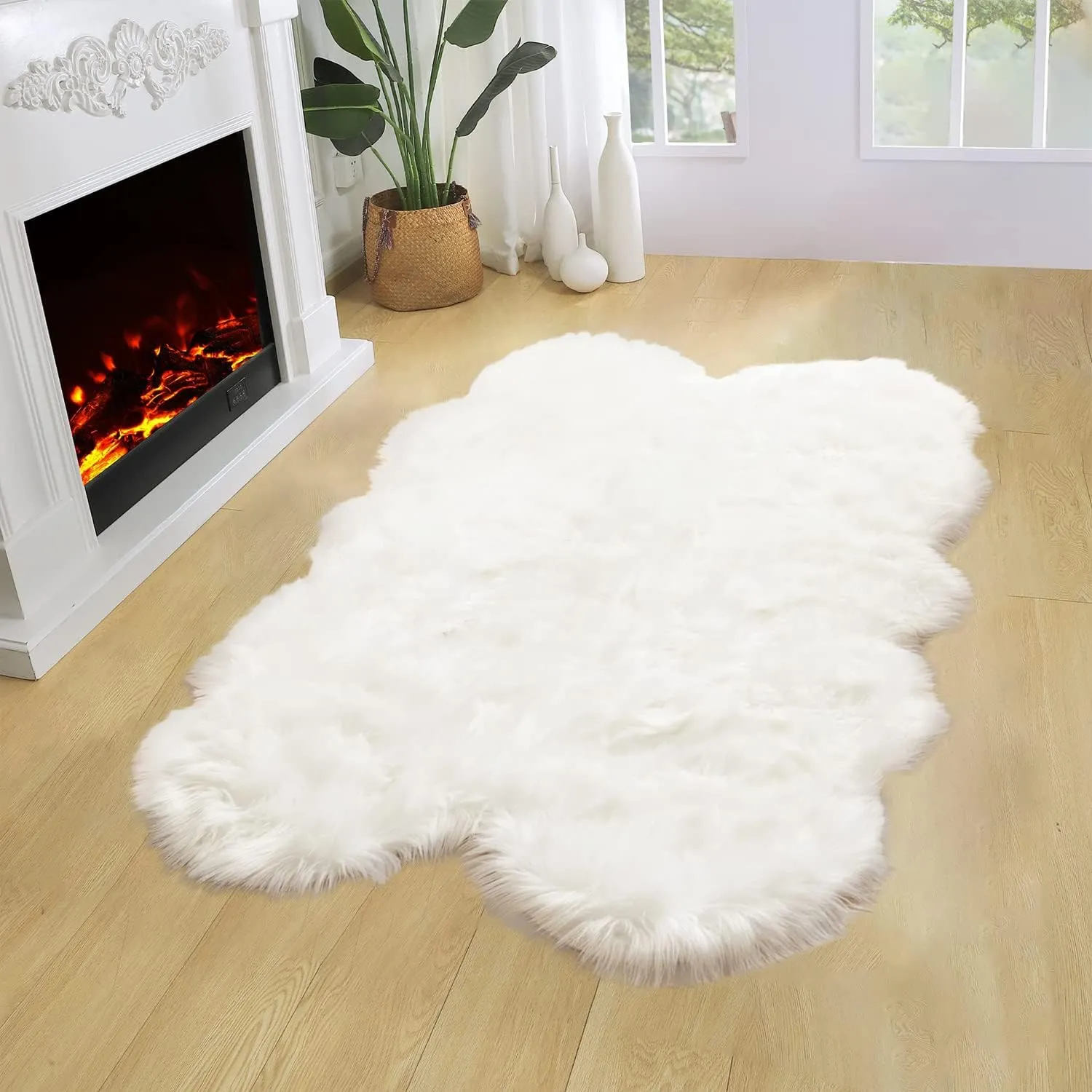 Latepis Sheepskin Rug 4X6 Area Rug White Faux Fur Rug for Bedroom Bedside Rug Fluffy Rugs for Living Room Fuzzy Rug Plush Soft Rug Luxury Home Decor