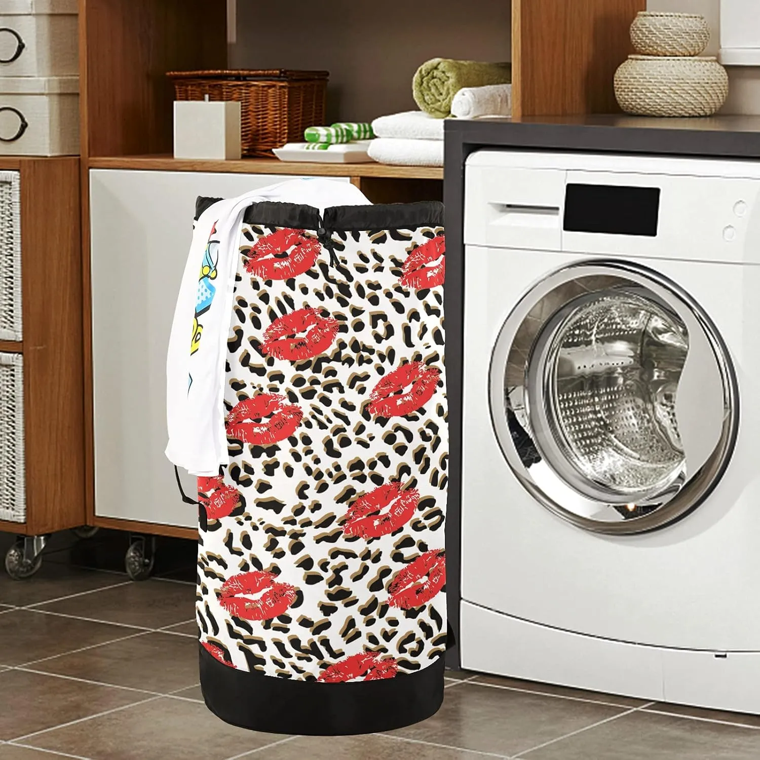 Leopard Print Kiss Lips Laundry Bag Large Heavy Duty Laundry Backpack with Shoulder Straps Waterproof Laundry bag for Traveling Camp Dirty Clothes Organizer for College Students