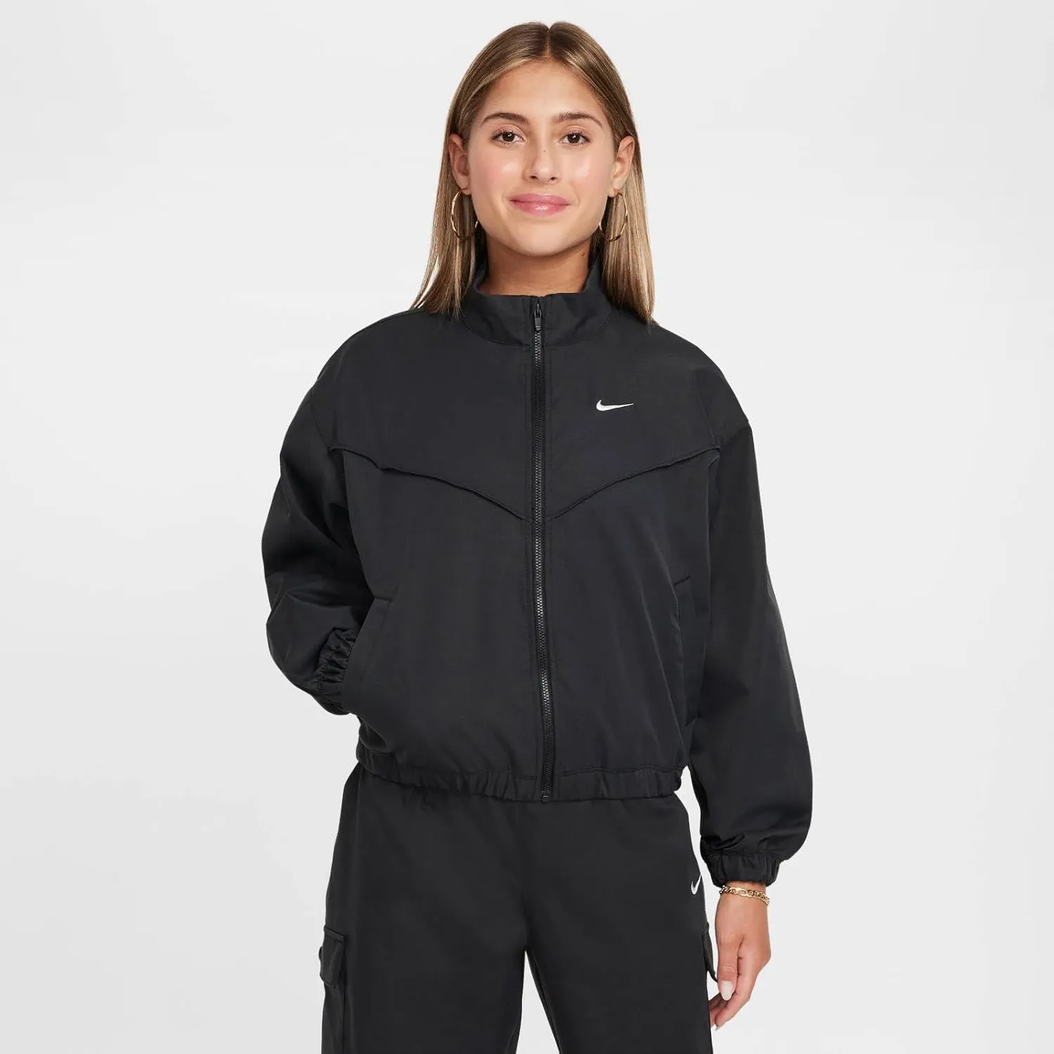 Nike Sportswear Girls' Oversized Lightweight Jacket (FZ5557-010, Black/White)