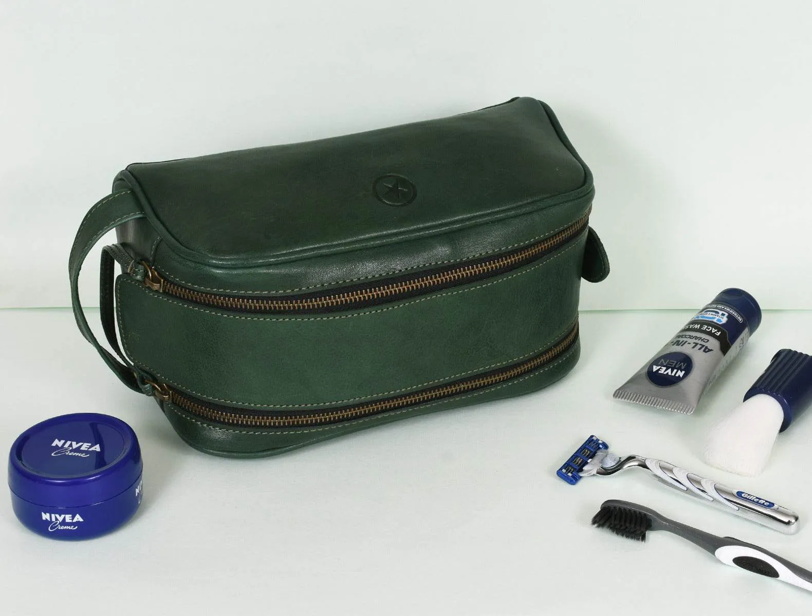Omaha Leather Toiletry Bag - Pine Green