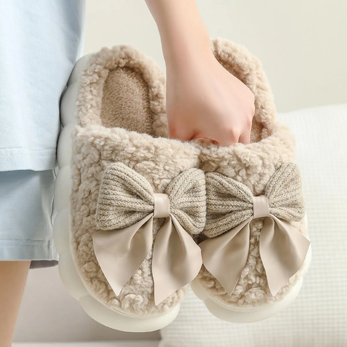 Plush Cute Bow Slippers for Women – Furry Comfy Indoor Outdoor Non-Slip House Slippers