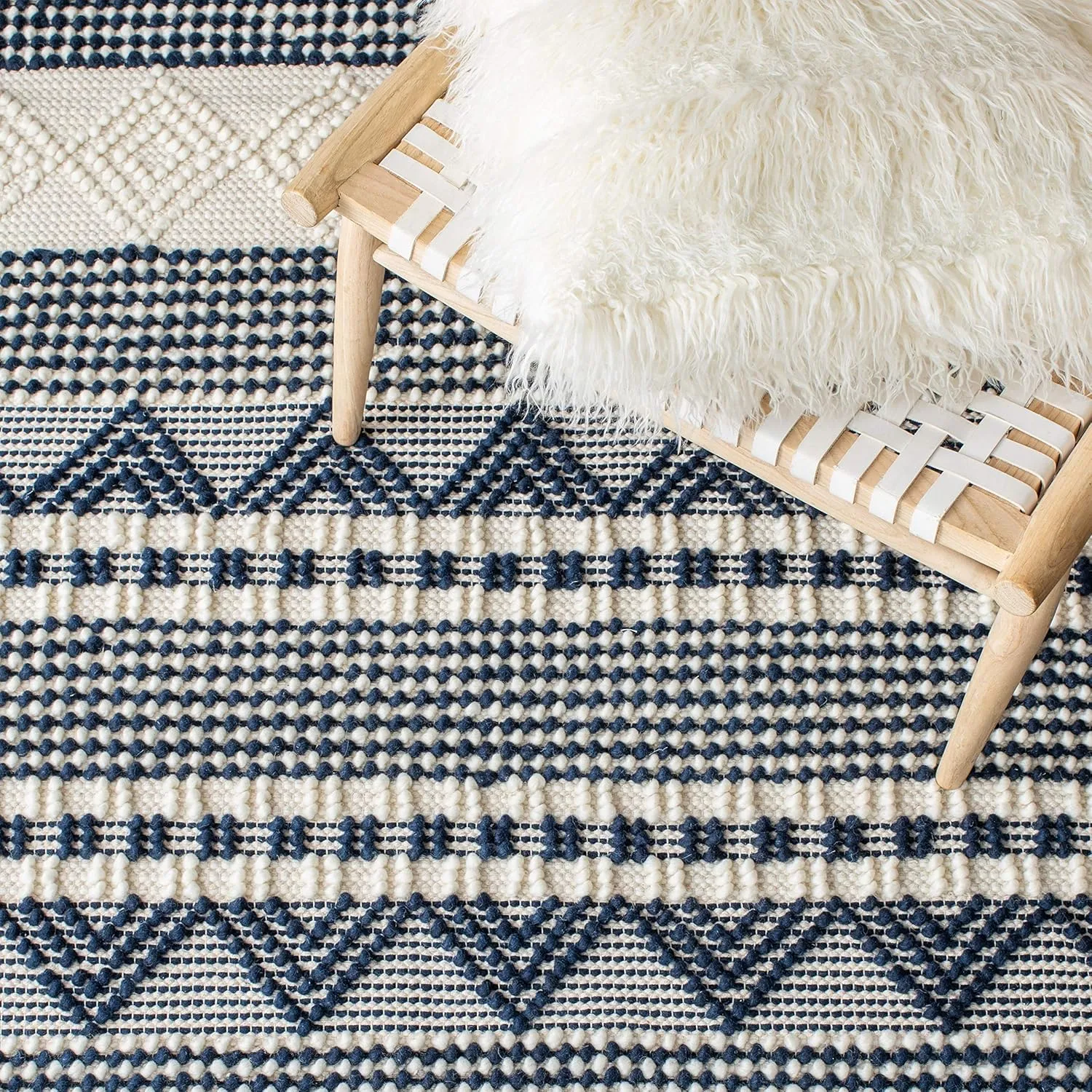 SAFAVIEH Natura Collection Accent Rug - 2' x 3', Navy & Ivory, Handmade Moroccan Boho Tribal Wool & Cotton, Ideal for High Traffic Areas in Entryway, Living Room, Bedroom (NAT102N)