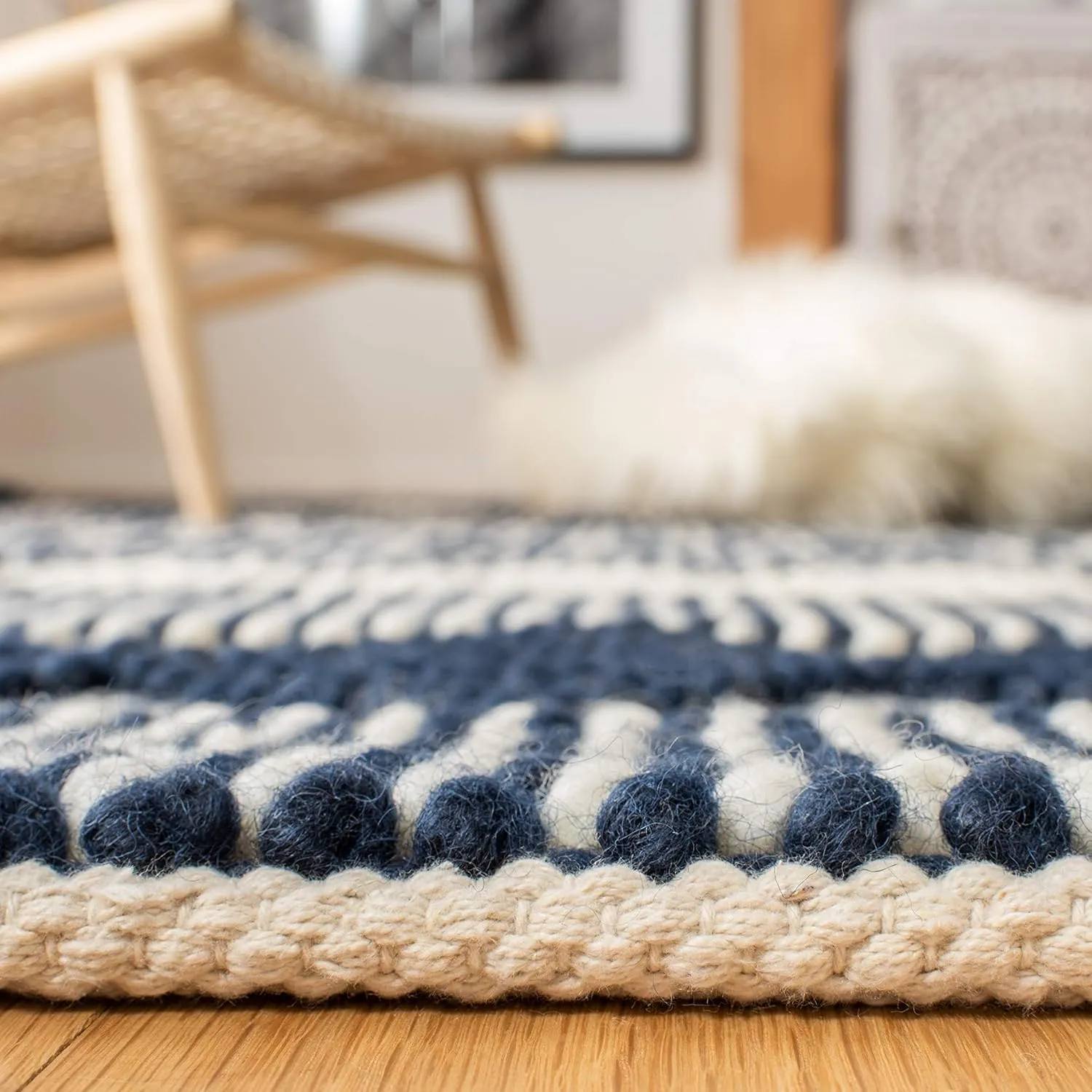 SAFAVIEH Natura Collection Accent Rug - 2' x 3', Navy & Ivory, Handmade Moroccan Boho Tribal Wool & Cotton, Ideal for High Traffic Areas in Entryway, Living Room, Bedroom (NAT102N)