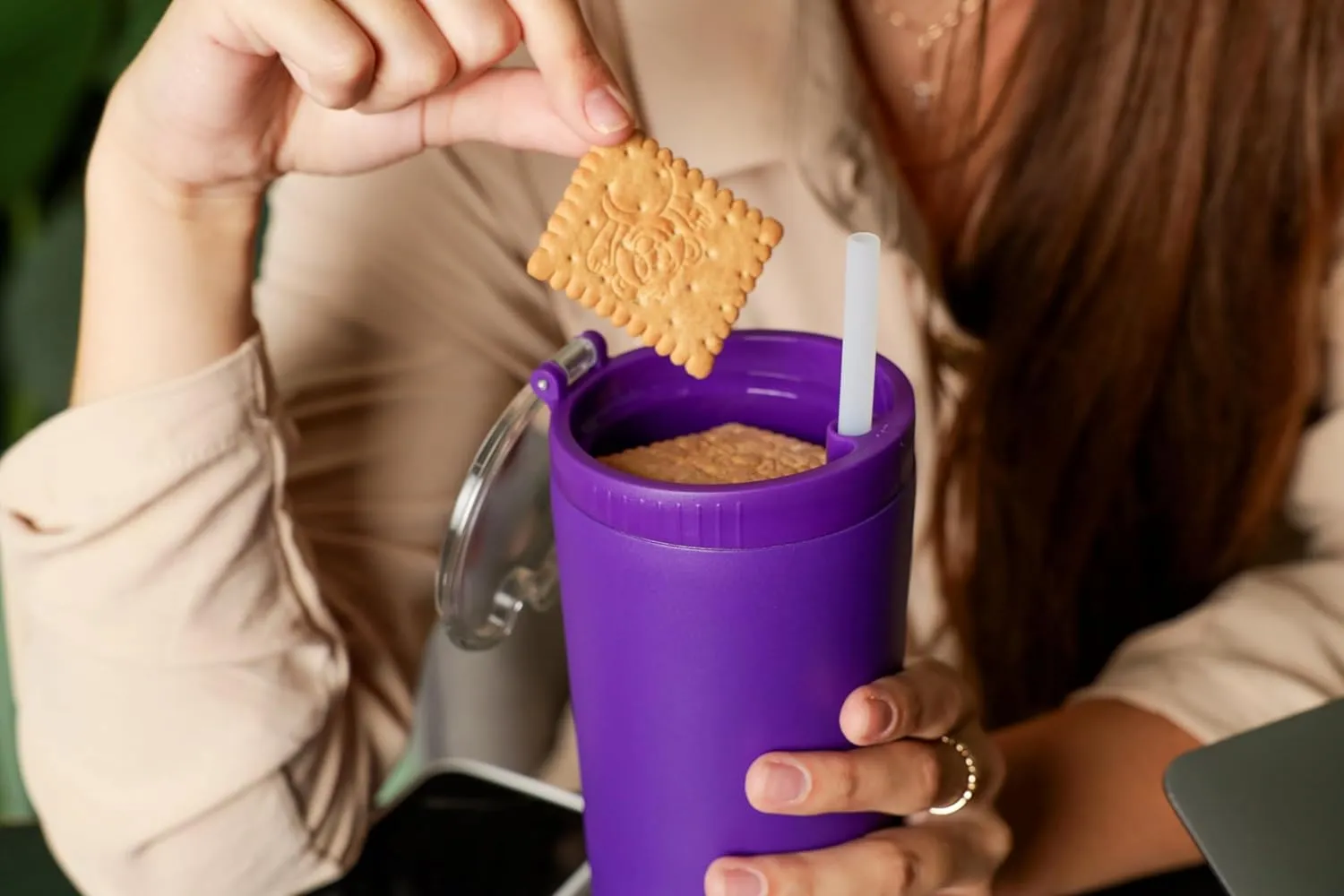Snack tumbler with lid and straw, stainless steel insulated 2-in-1 travel coffee mug, water bottle with snack cup (Modena, 22, ounces)