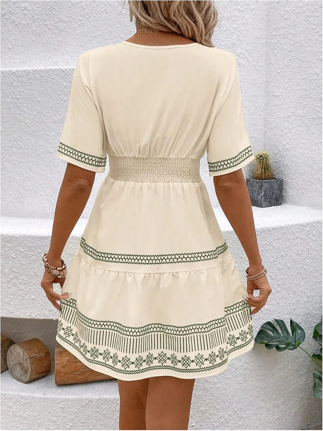 SOLY HUX Women's Geo Print V Neck Dress Short Sleeve Smocked A Line Ruffle Hem Boho Mini Dresses