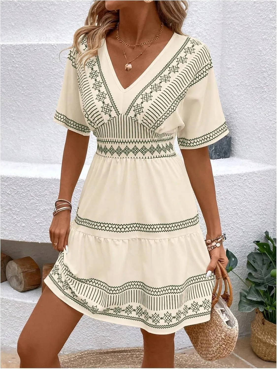 SOLY HUX Women's Geo Print V Neck Dress Short Sleeve Smocked A Line Ruffle Hem Boho Mini Dresses