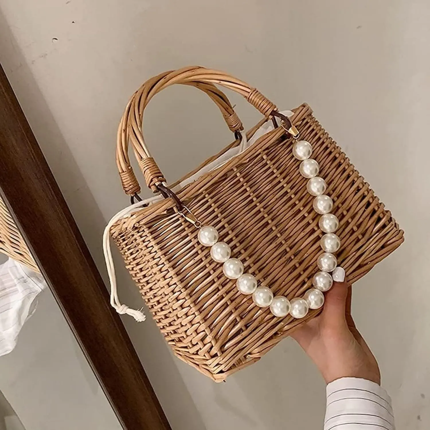 Straw Handbag Woven Tote Bag Women's Pearl Mini Basket Handbag Travel Purse for Wedding Daily Vacation Everyday Use