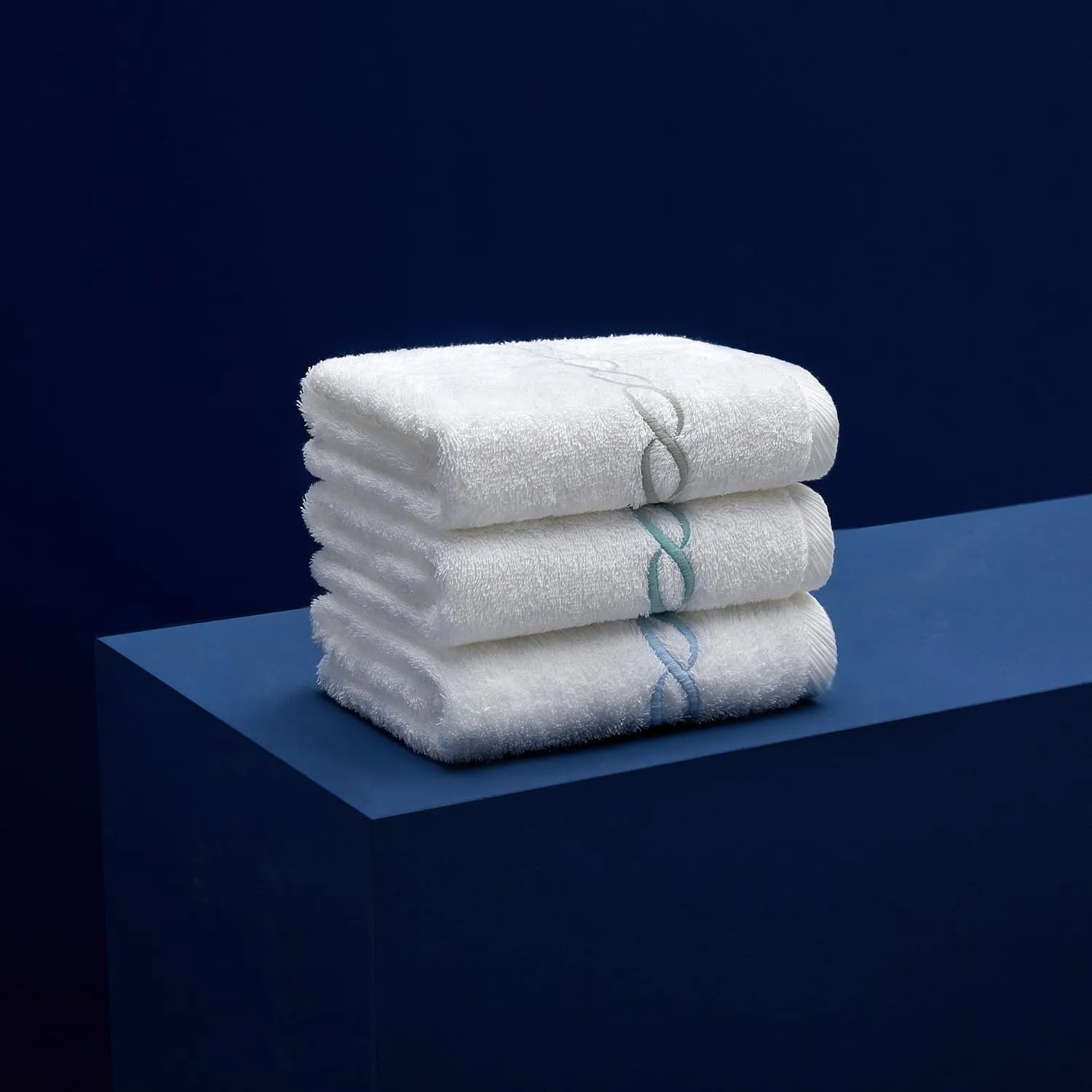 Superior Egyptian Cotton Oversize 31 x 20 Hand Towel, 2PCs Set, Silver Chain
