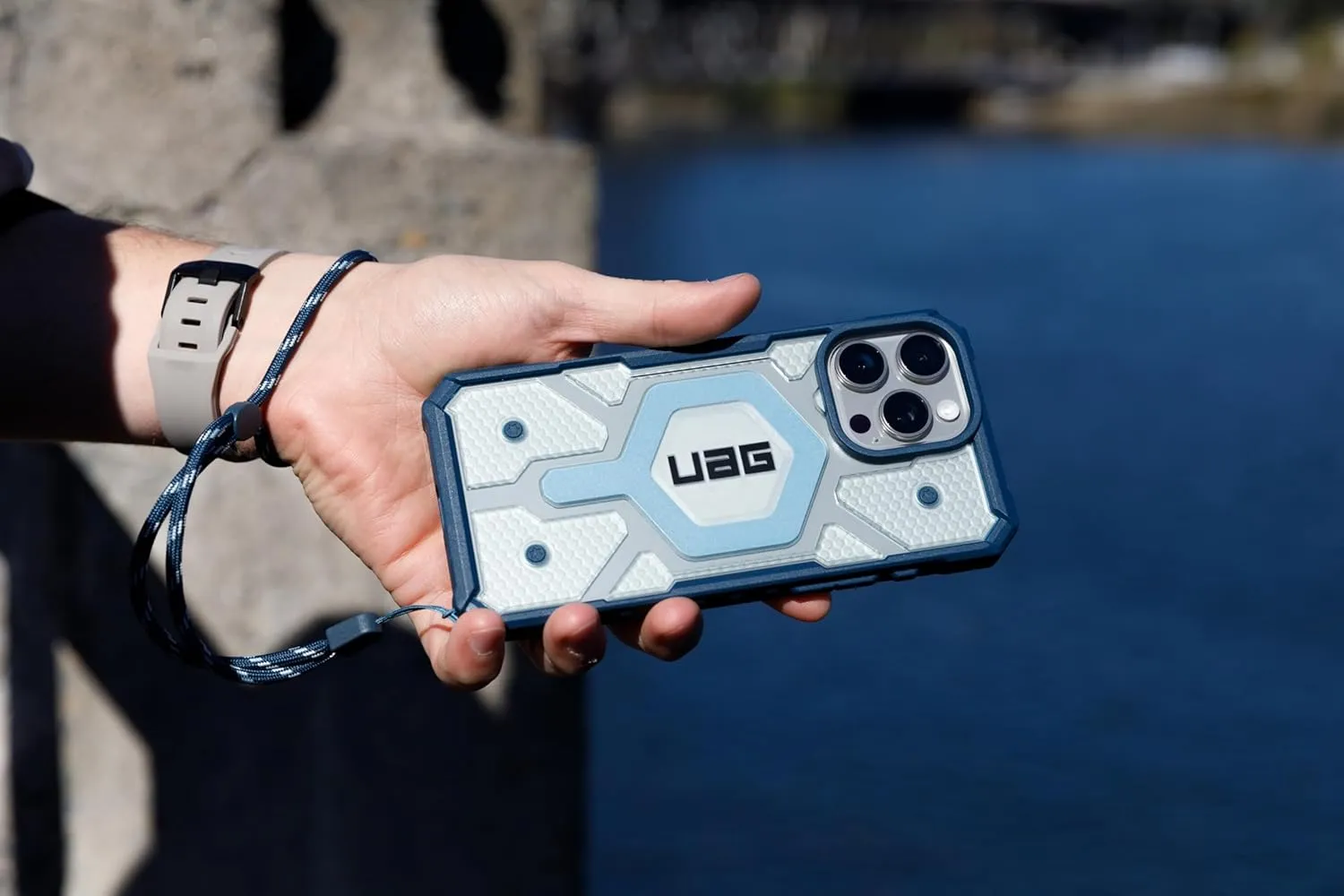 URBAN ARMOR GEAR UAG Designed for iPhone 16 Case 6.1" Pathfinder Clear - Compatible with MagSafe Charging Rugged Shockproof Anti-Slip Military Grade Protective Cover, Ice