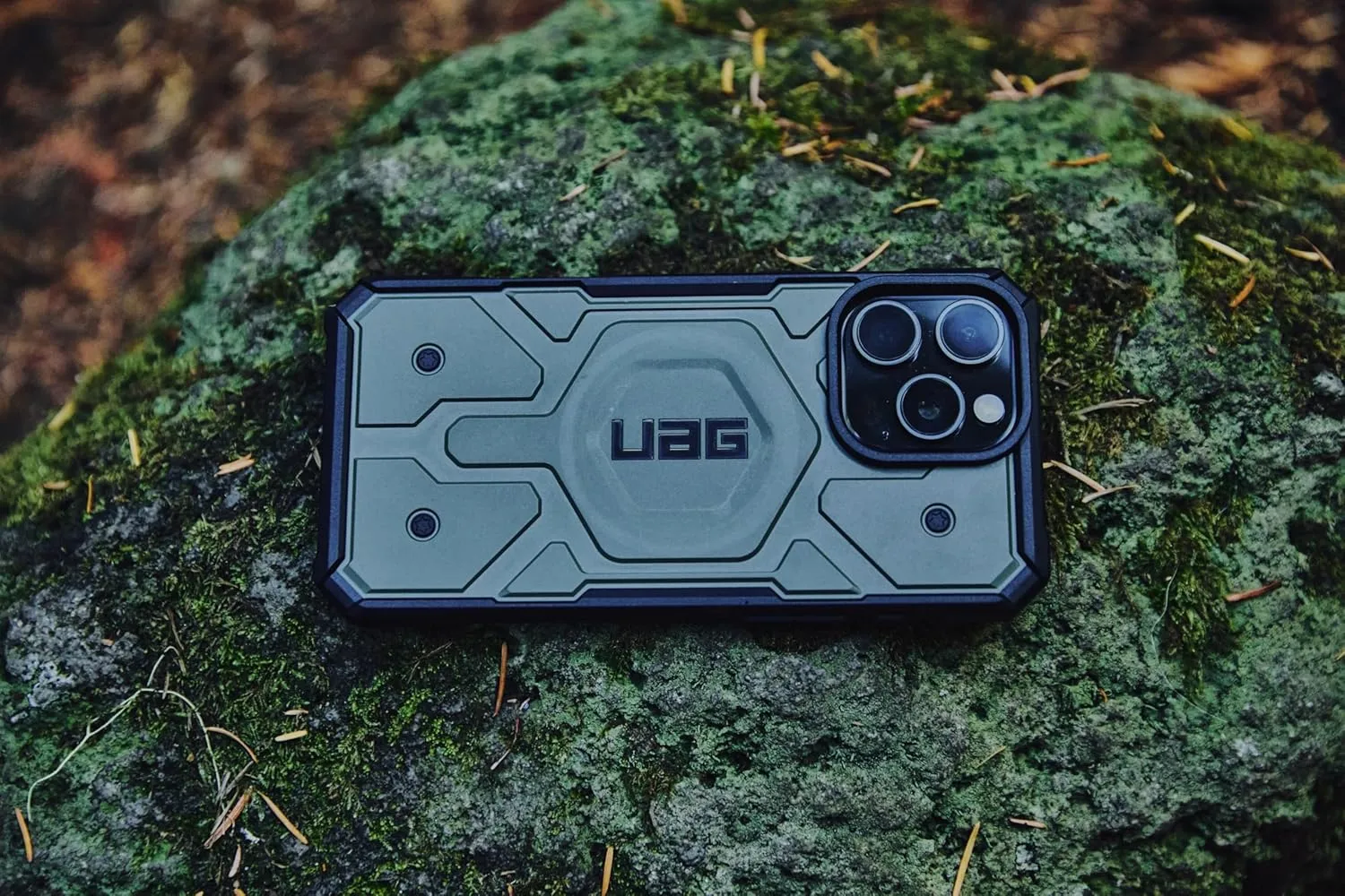 URBAN ARMOR GEAR UAG Designed for iPhone 16 Plus Case 6.7" Pathfinder - Compatible with MagSafe Charging Rugged Shockproof Anti-Slip Military Grade Protective Cover, Olive Drab