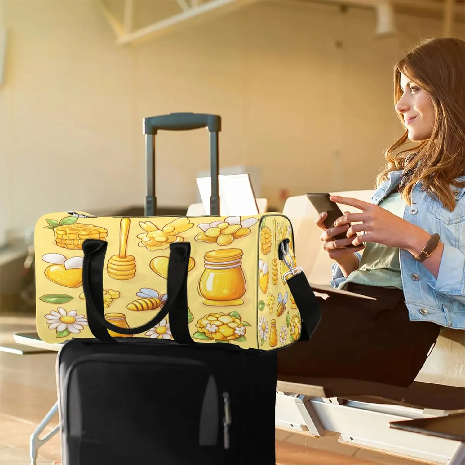 Yellow Duffle Bag for Travel, Overnight Weekend Gym Carry On Luggage Bag, Honeycomb Bee Travel Duffel Bag for Men Women
